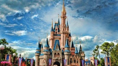 بدأت بالفشل وانتهت بالنجاح.. ماذا تعرف عن حكاية عالم ديزني؟