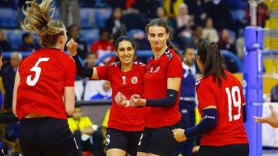 الأهلي يفوز على سبورتنج ويتوج بطلا لدوري سيدات الطائرة