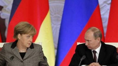 عاجل..إنذار شديد اللهجة من ميركل لبوتين