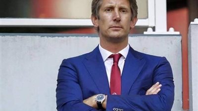 رسميا.. فان دي بيك وأونانا خارج صفوف أياكس في الانتقالات الجارية