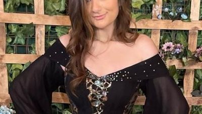 ملك أحمد زاهر تتألق بإطلالة ساحرة فى أحدث جلسة تصوير