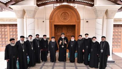 شاهد..  البابا يستقبل الأنبا باخوم ووفدًا من كهنة أسوان