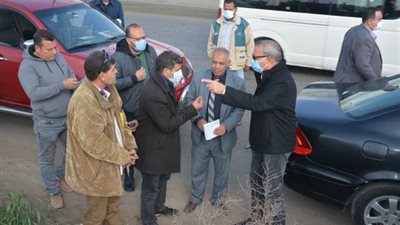 بالصور.. محافظ القليوبية يقوم بجولة على الطريق الزراعي ببنها وطوخ