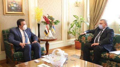 بالصور .. وزير التعليم العالي يستقبل سفير أرمينيا بالقاهرة لبحث التعاون العلمي