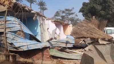 شاهد.. محافظة الجيزة تنفذ 32  إزالة لمنشأت وتعديات علي حرم الطرق والري بهذه المناطق