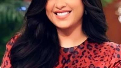 ياسمين عبد العزيز تكشف حقيقة إجرائها عملية تجميل