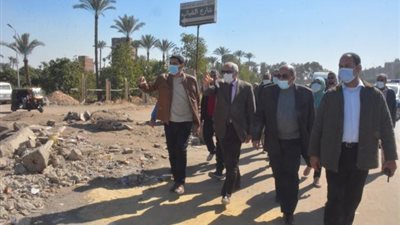 بالصور.. محافظ الجيزة يتفقد أعمال تطوير وتغطية ترعة المريوطية بهذه المنطقة