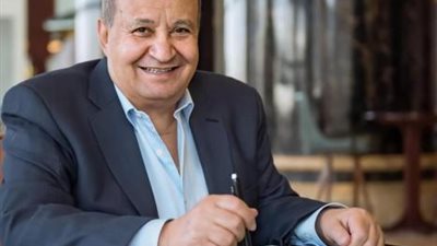 مهرجان القاهرة السينمائي يكرم وحيد حامد بجائزة الهرم الذهبي التقديرية.. إليك التفاصيل