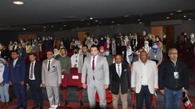 ⁩انطلاق الجلسة الافتتاحية لفوج ” هي قادة وقيادة ” الذي نظمه معهد إعداد القادة بجامعة الأقصر