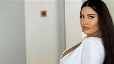 لاميتا فرنجيه بإطلالة جريئة من البانيو