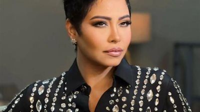 شيرين عبد الوهاب بإطلالة مختلفة من كواليس ”الدوم لاكتشاف المواهب”