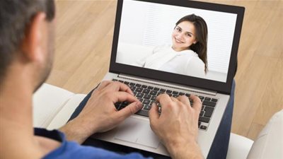 خلى بالك.. هذا ما يجنيه الزواج عن طريق الإنترنت