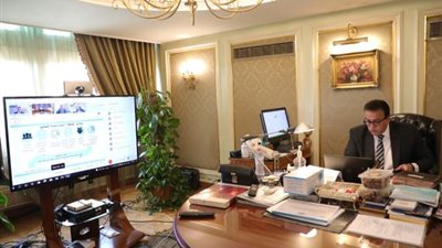 وزير التعليم العالي يرأس اجتماع معهد بحوث الإلكترونيات