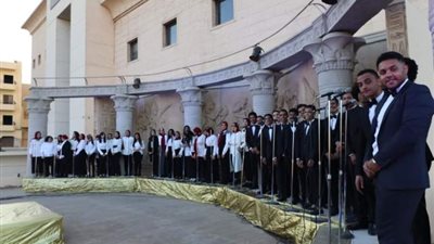 كورال جامعة حلوان يشارك فى فوج الفتاة الجامعية بالأقصر تحت شعار ” هى .. قادة وقيادة ”