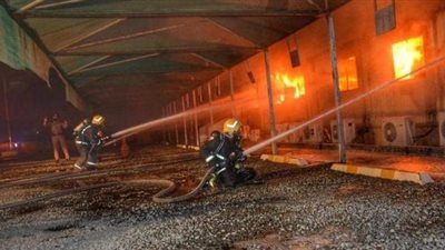 عاجل.. حريق ضخم في المنطقة الصناعية بجدة