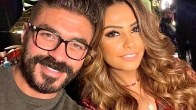 بكلمات رومانسية.. خالد سليم يهنئ زوجته بعيد الحب