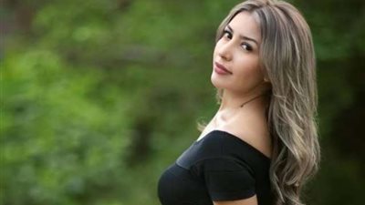 جنات تعبر عن حبها لزوجها: وجودك في حياتى أجمل هدية