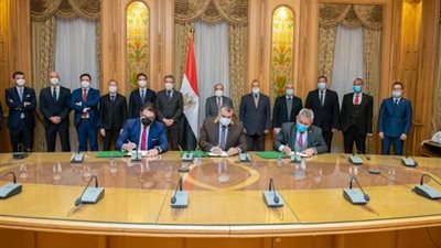 توقيع اتفاقية مصرية إيطالية لتأسيس شركة لتصنيع مكونات مجموعات تحويل السيارات للعمل بالغاز الطبيعى