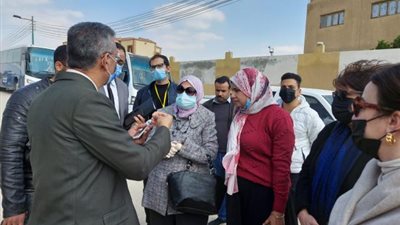 ⁦⁩ بالصور .. جامعة حلوان  تطلق قافلة تنموية بنزلة عليان بجمعية عرب الترابين