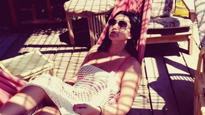 بإطلالة جريئة.. إيمان سلامة تشعل السويشال ميديا