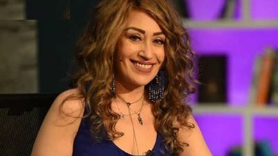 إيناس مكى: لا يوجد مقارنة بين شخصيتى فى فيلم ”سمكة واربع قروش” ومنى زكى في ”أصحاب ولا أعز”
