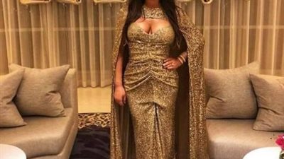 إليسا لم تحرج معجبها .. وما حدث ردة فعل عندما تفاجأت به خلفها .. ”فيديو”