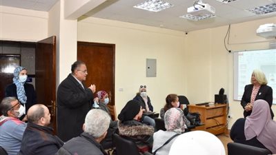 جامعة عين شمس تنظم دورة تدريبية للطلاب للتعامل مع الصم وضعاف السمع