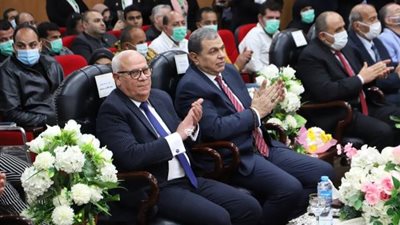 شاهد.. تسليم 3306 وثيقة تأمين تكافلي للعمالة غير المنتظمة ببورسعيد