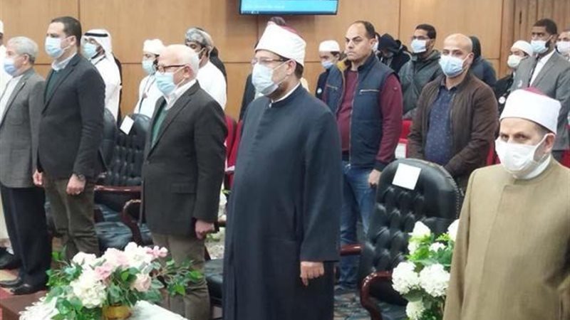 وزير الأوقاف ومحافظ
