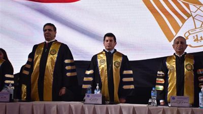 الأكاديمية العربية تحتفل بتخريج دفعة جديدة من كلية الدراسات العليا في الإدارة بحضور وزير الشباب