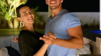 الموسيقى تنير القلب.. دنيا سمير غانم تداعب جمهورها بصورة مع زوجها