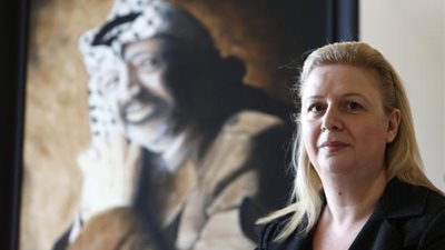 هفضحكم وأحرقكم جميعا ..سهي عرفات توجه رسالة نارية للرئيس الفلسطيني من ”التليفزيون الإسرائيلي ”