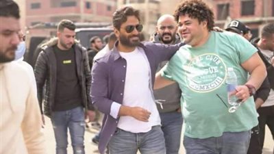 مدحت تيخا أنتيم تامر حسنى فى فيلم «بحبك»