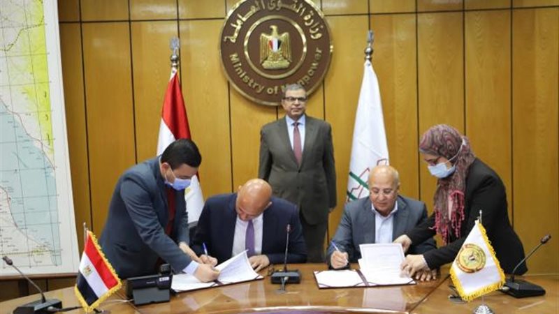 توقيع اتفاقية العمل