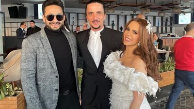 حمادة هلال يهنئ دنيا عبد العزيز بعقد قرانها