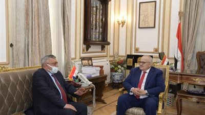 صور وفيديو .. رئيس جامعة القاهرة يلتقي السفير الأرمينى لتعزيز التعاون الأكاديمي