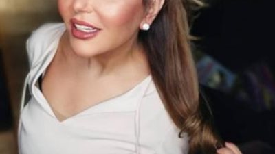 سميرة سعيد تبهر جمهورها بإطلالة شبابية كلاسيكية