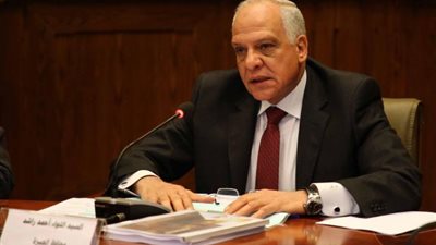 منها حظر تشغيل مكامير الفحم..محافظ الجيزة يصدر توجيهات مشددة لمواجهة مصادر تلوث الهواء