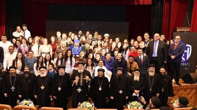 صور.. البابا يشهد عرض مسرحي احتفالاً باليوبيل الذهبي لإكليركية الإسكندرية