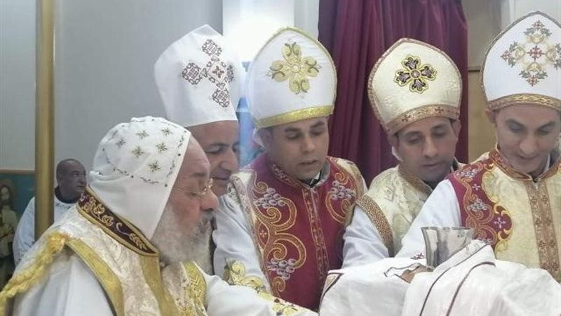 أربعة كهنة جدد لإيبارشية