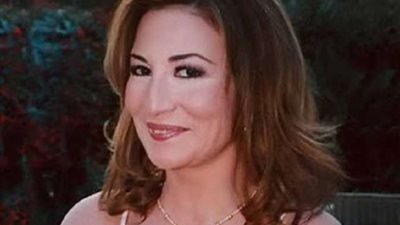 نجل جالا فهمى يودعها بالدموع