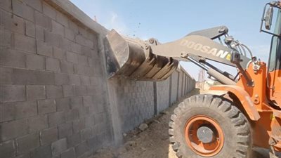 شاهد.. «الجيزة» تزيل تعديات علي مساحة 3450 فدان أراضي أملاك الدولة بالواحات البحرية