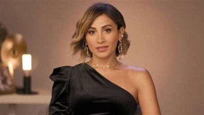 دينا الشربينى ترقص على أغنية ”مسيطرة”