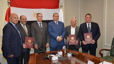 ‎في أول حدث من مقر القوي العاملة بالعاصمة الإدارية الجديدة  ‎..سعفان يشهد توقيع اتفاقية عمل جماعية تحقق مزايا لعمال الشركة الشرقية   ”إيسترن كومباني”