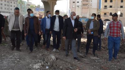 بالفيديو..محافظ الجيزة يتفقد أعمال تطوير ترعه المريوطية والطريق التبادلي