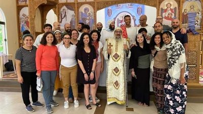 صور.. رسامة شماسين ومعمودية ثمانية في بوليڤيا