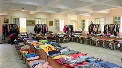 جامعة القاهرة تنظم معارض ملابس ومصنوعات جلدية واكسسوارات مجانية لطلابها