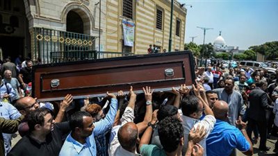 علي جمعة : رفع الصوت أثناء سير الجنازة ”مكروه” ولو كان تهليلاً