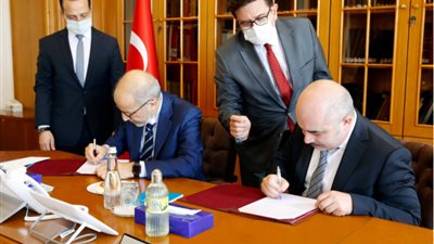 خيانة جديدة..السراج ينقذ أردوغان ويمنحه 8 مليار دولار من أموال الشعب الليبي