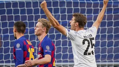 توابع هزيمة البايرن.. برشلونة يدرس تخفيض عقود لاعبيه